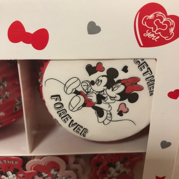 New Disney Minnie Mickey Mouse Cupcake Liners & Topper Set  - Valentines Day - Picture 3 of 6